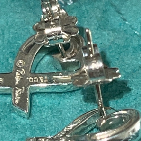 Preloved Tiffany earrings 925 silver excellent condition comes with dust bag - Picture 4 of 6